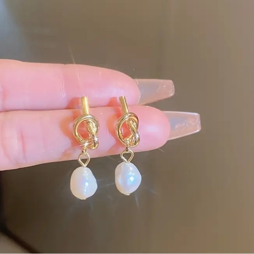 Gold Tone and White Musical Note Pearl Earrings